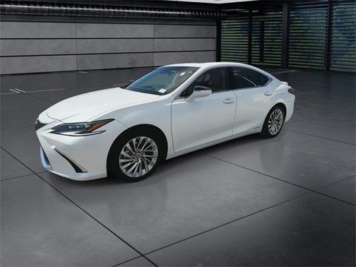 2022 Lexus ES 300h Ultra Luxury