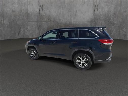 2019 Toyota Highlander LE I4