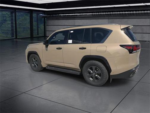 2025 Lexus LX 700h Overtrail