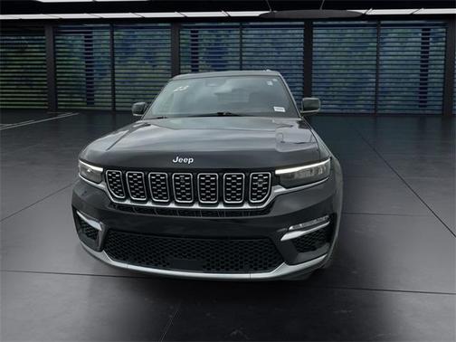 2023 Jeep Grand Cherokee Summit
