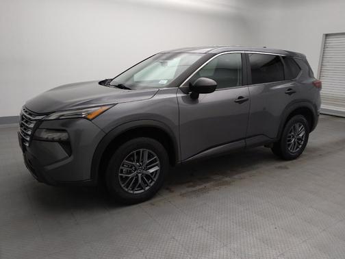 Gun Metallic 2024 Nissan Rogue S