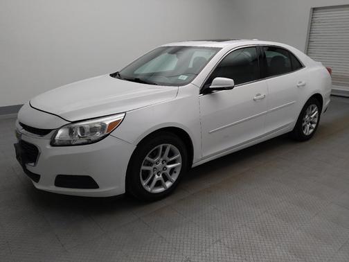 White 2016 Chevrolet Malibu Limited LT