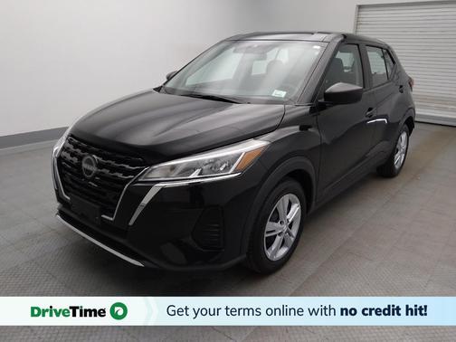 Super Black 2024 Nissan Kicks S