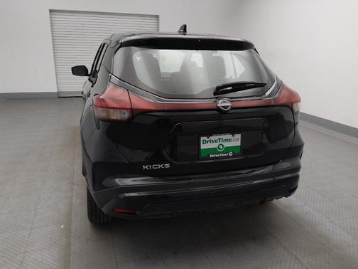 Super Black 2024 Nissan Kicks S