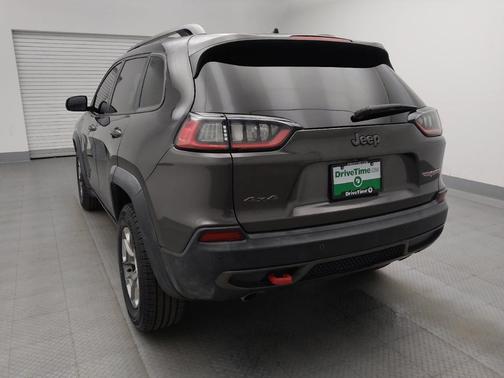 Granite Crystal Metallic Clearcoat 2019 Jeep Cherokee Trailhawk