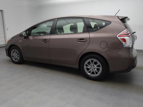 2017 Toyota Prius v Two
