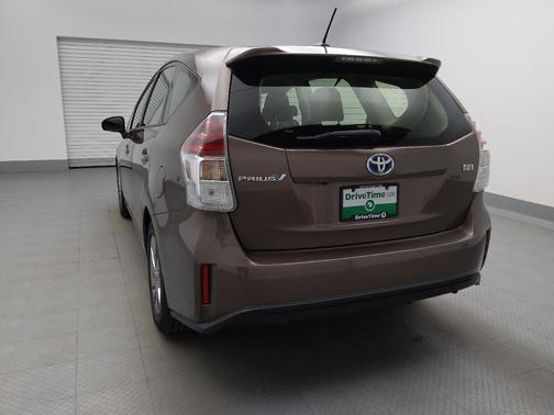 2017 Toyota Prius v Two