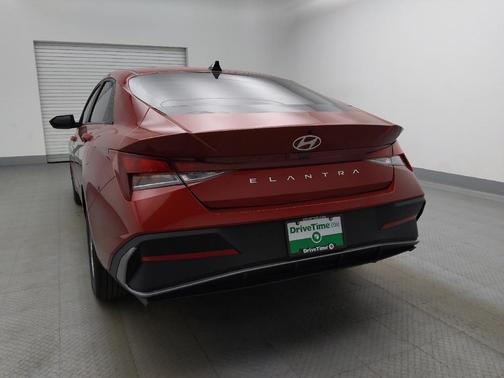Ultimate Red 2025 Hyundai ELANTRA SE
