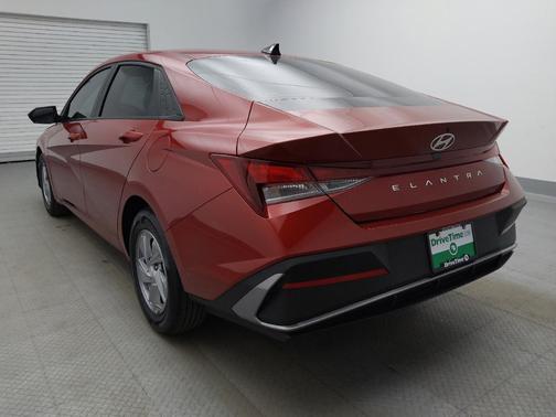 Ultimate Red 2025 Hyundai ELANTRA SE
