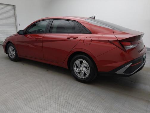 Ultimate Red 2025 Hyundai ELANTRA SE