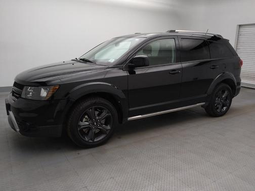 Pitch Black Clearcoat 2018 Dodge Journey Crossroad