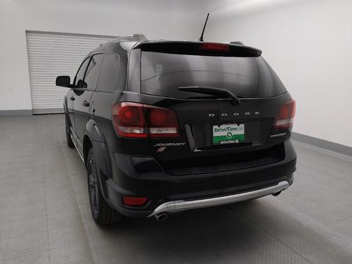 Pitch Black Clearcoat 2018 Dodge Journey Crossroad