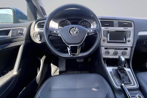 Blue 2015 Volkswagen Golf Auto TSI SE