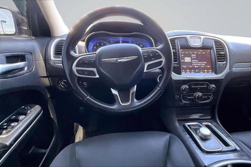 2018 Chrysler 300 Touring