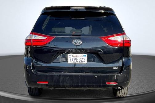 2017 Toyota Sienna XLE