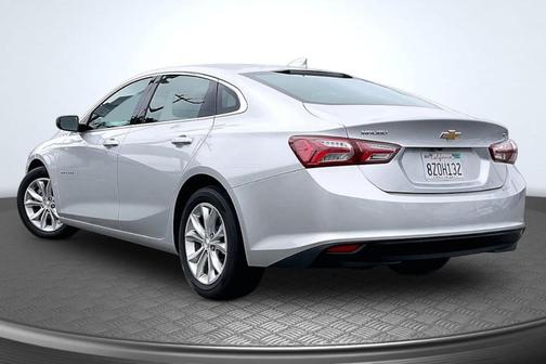 Silver Ice Metallic 2022 Chevrolet Malibu LT
