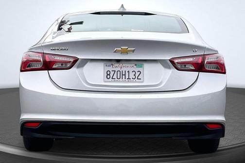 Silver Ice Metallic 2022 Chevrolet Malibu LT