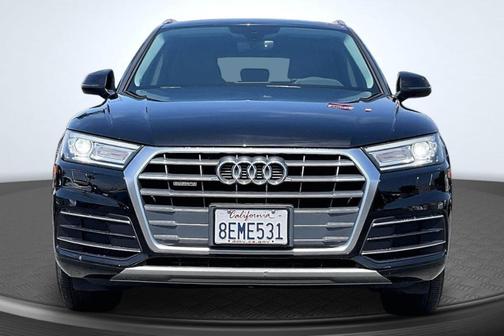 Brilliant Black 2018 Audi Q5 2.0T Tech Premium