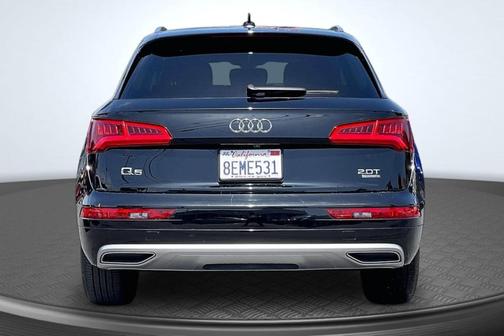 Brilliant Black 2018 Audi Q5 2.0T Tech Premium