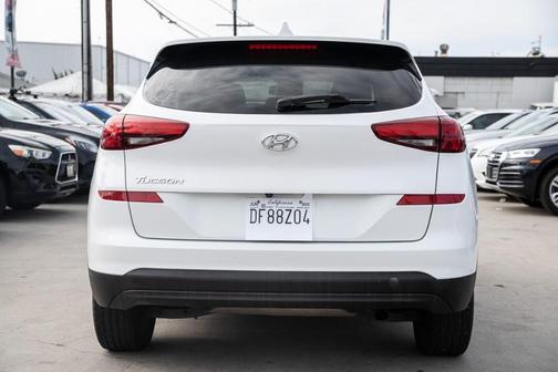 White Pearl 2019 Hyundai TUCSON SE