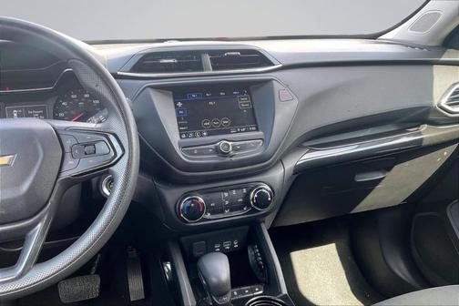 Summit White 2022 Chevrolet Trailblazer LT