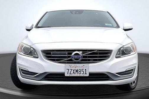 Crystal White Pearl 2017 Volvo S60 T5 Inscription Platinum