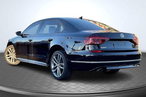 2018 Volkswagen Passat 2.0T R-Line