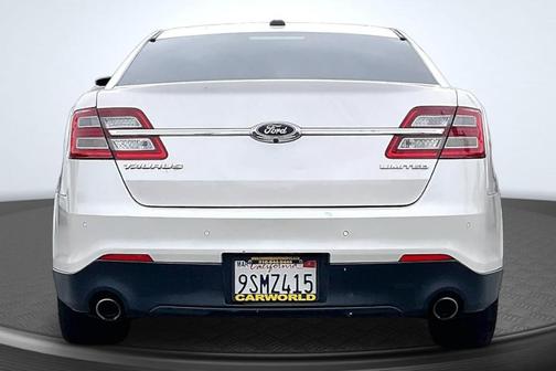 White Platinum Tri-Coat Metallic 2018 Ford Taurus Limited