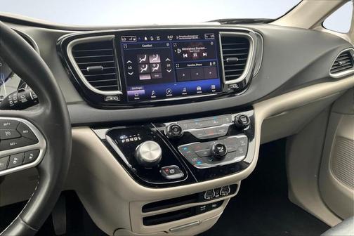 2022 Chrysler Pacifica Touring-L