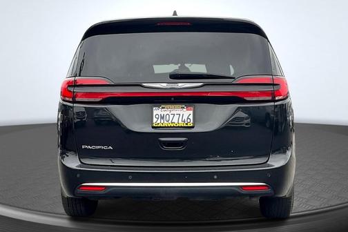 2022 Chrysler Pacifica Touring-L