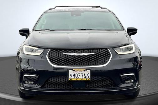 2022 Chrysler Pacifica Touring-L