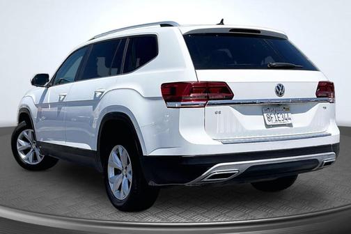 Pure White 2018 Volkswagen Atlas 2.0T SE
