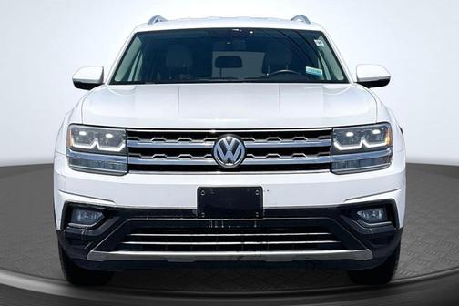 Pure White 2018 Volkswagen Atlas 2.0T SE