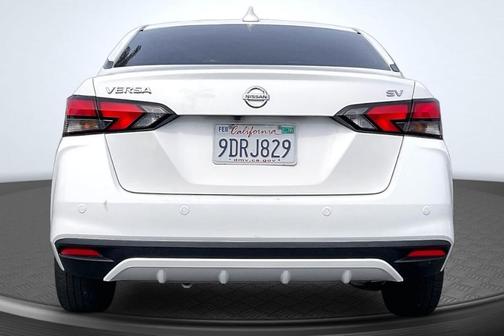 Aspen White TriCoat Pearl 2021 Nissan Versa 1.6 SV