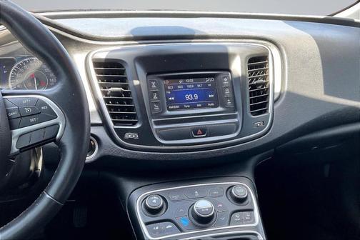 Granite Crystal Clearcoat Metallic 2016 Chrysler 200 Limited