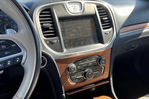 2016 Chrysler 300C Platinum