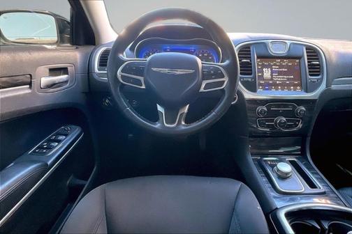 2019 Chrysler 300 Touring