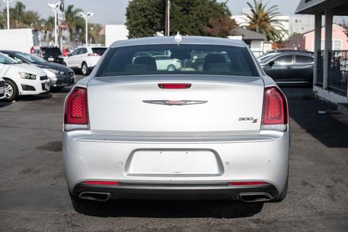2022 Chrysler 300 S