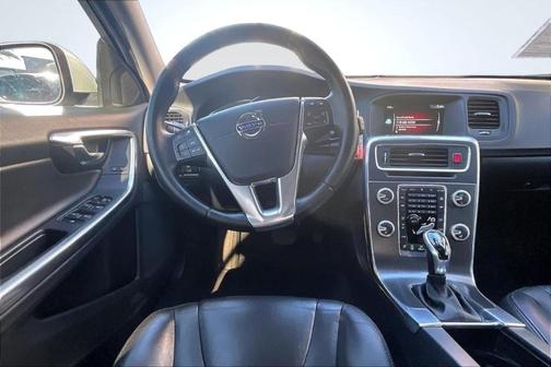 2016 Volvo V60 T5 Premier