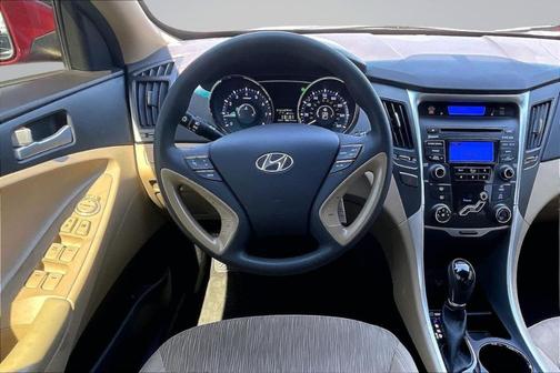 2013 Hyundai SONATA GLS