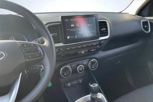 2024 Hyundai VENUE SE