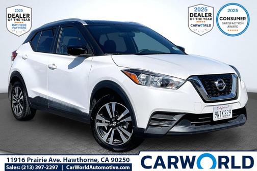 Aspen White / Super Black 2018 Nissan Kicks SV