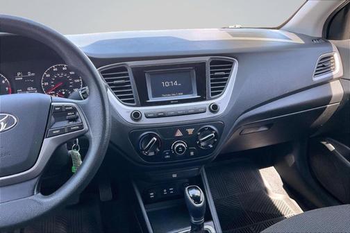 Urban Gray Metallic 2019 Hyundai Accent SE