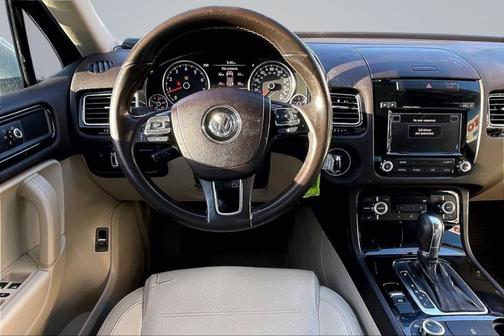 2012 Volkswagen Touareg Sport