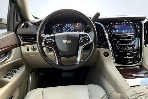 2017 Cadillac Escalade Luxury