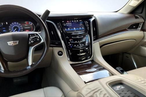 2017 Cadillac Escalade Luxury