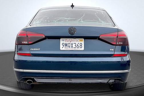 Tourmaline Blue Metallic 2018 Volkswagen Passat 2.0T R-Line