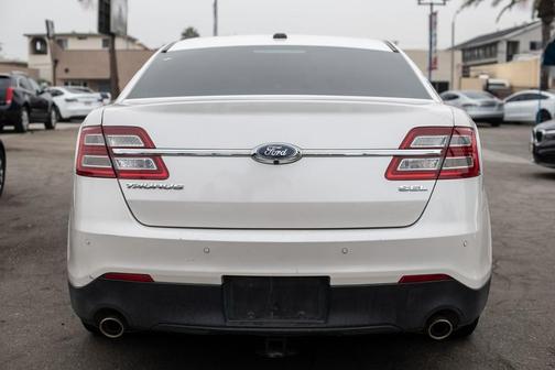 2018 Ford Taurus SEL