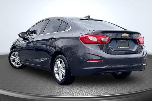 Tungsten Metallic 2017 Chevrolet Cruze LT