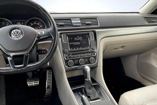 2018 Volkswagen Passat 2.0T R-Line